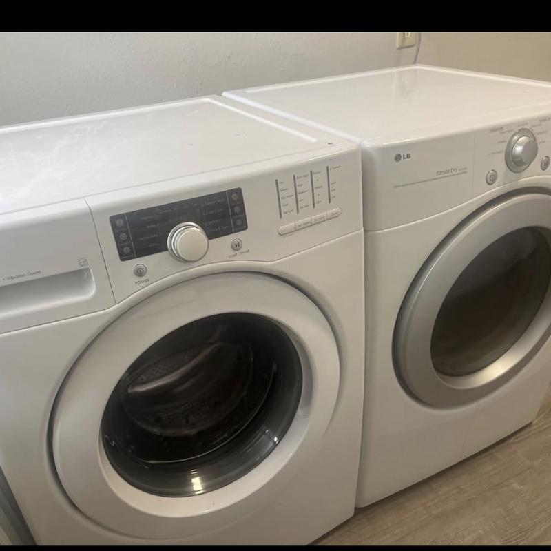 Listing photo 2 of 10