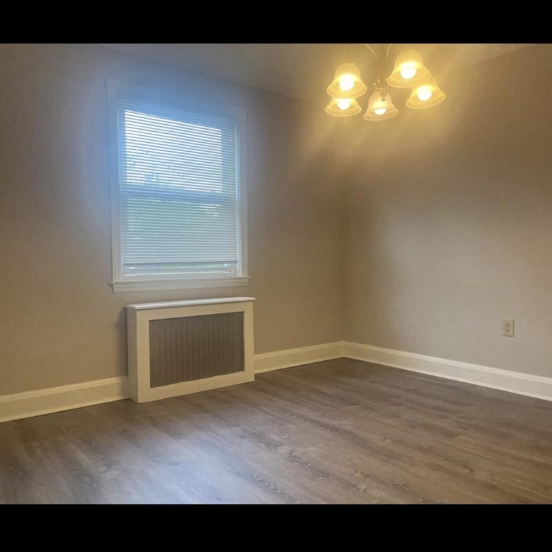 Listing photo 3 of 10