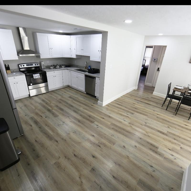 Listing photo 4 of 10