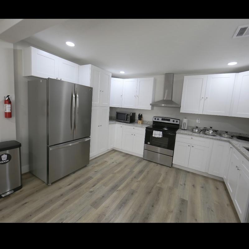 Listing photo 5 of 10