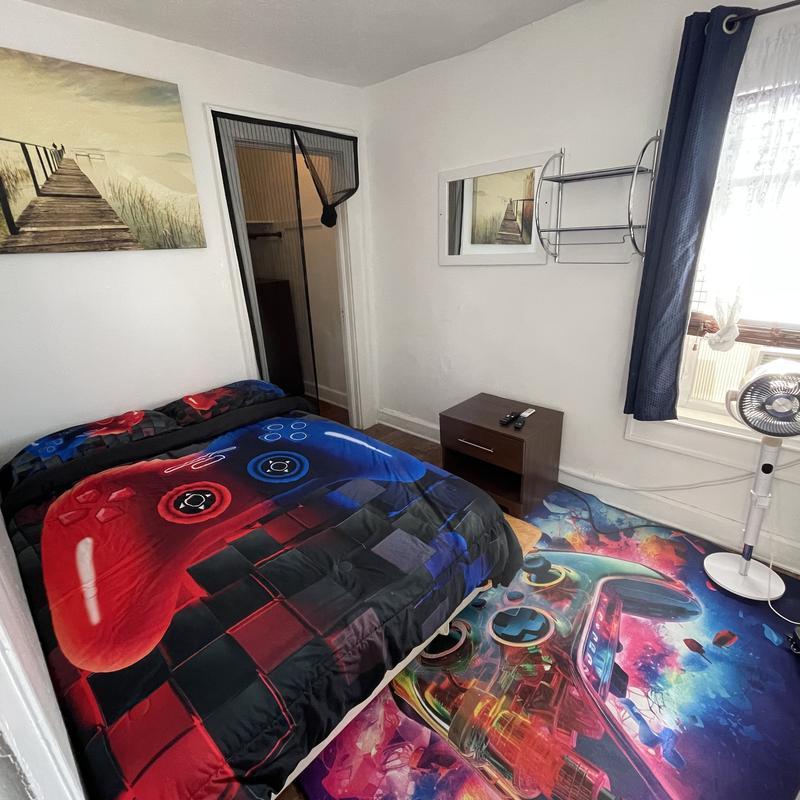 Listing photo 2 of 3