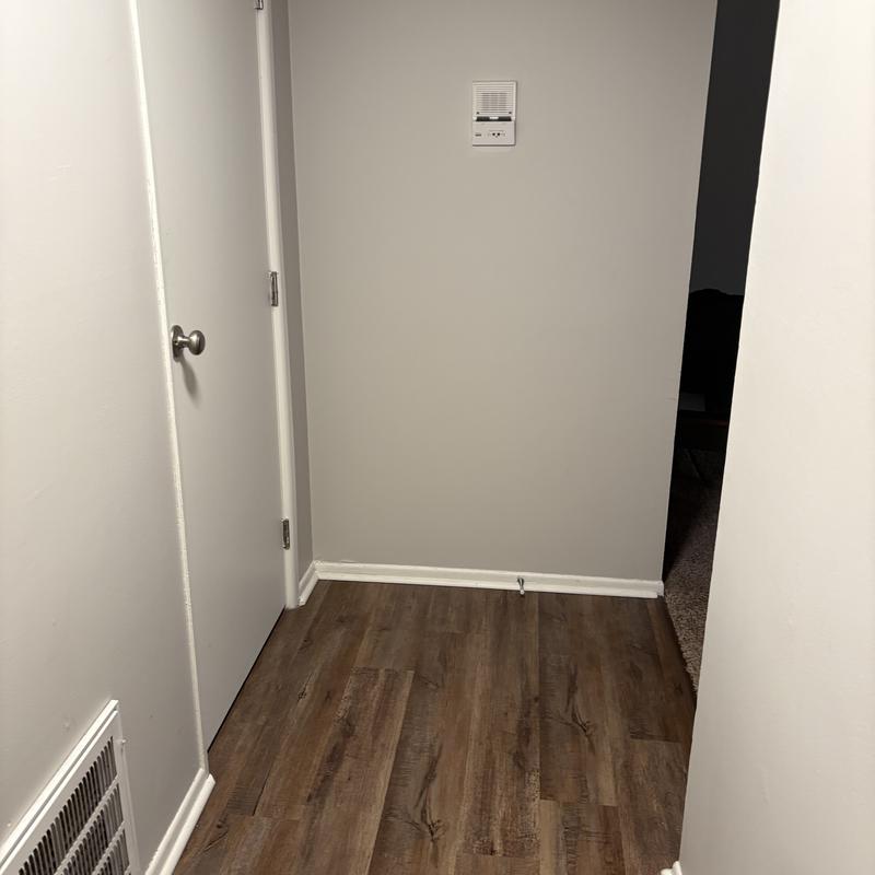 Listing photo 7 of 9