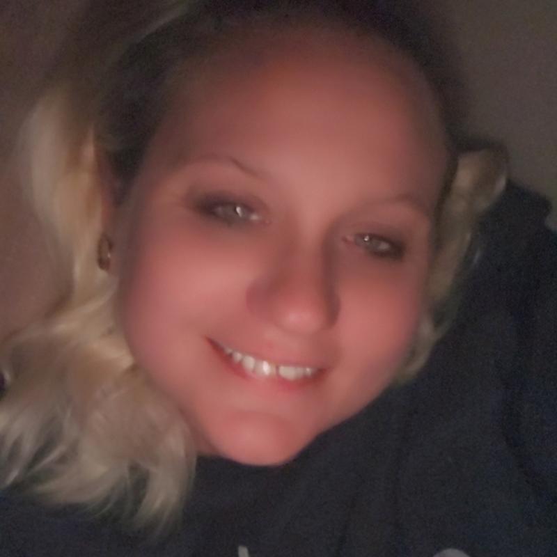 https://images.reputablerooms.com/processed/62912/profile/4571c19f-ff4e-48f9-a42b-ecfd0b61ec12.jpeg