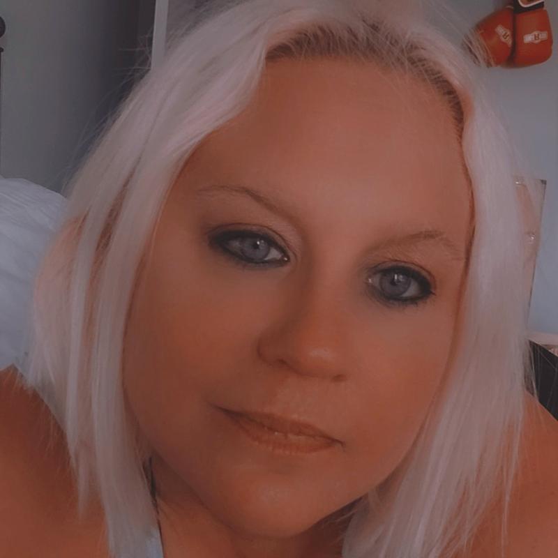https://images.reputablerooms.com/processed/62912/profile/73e5eace-a989-49d8-b1cf-a19e235172ba.jpeg