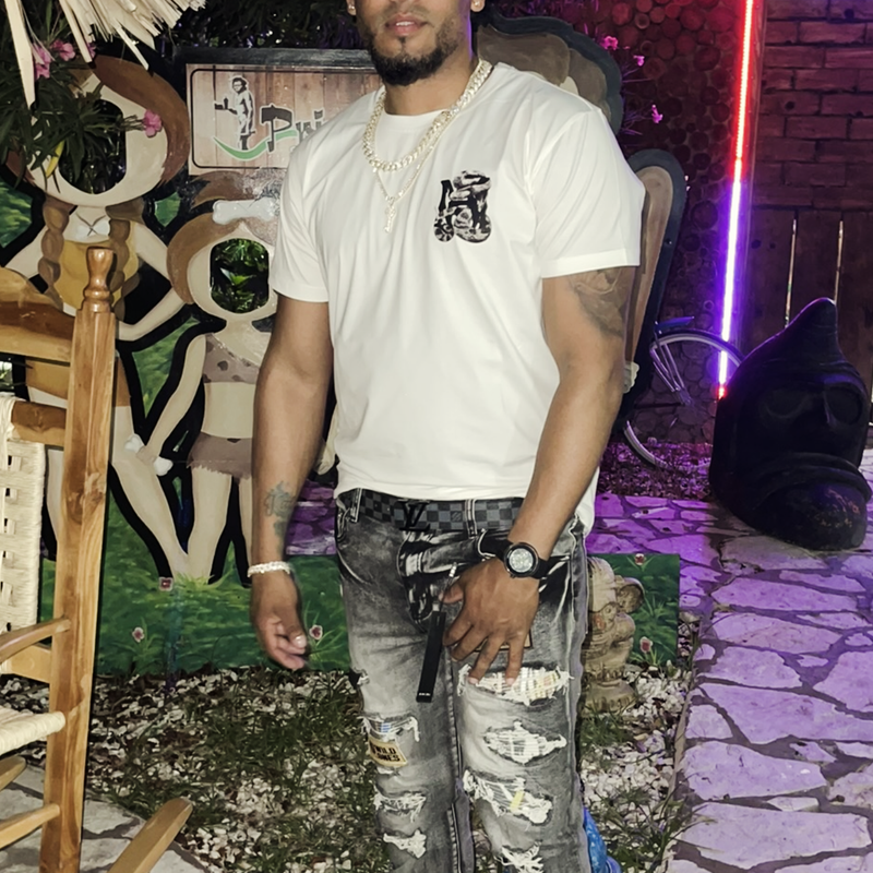 https://images.reputablerooms.com/processed/62999/profile/53b6b949-4d0b-4118-addb-668ed09436c8.png