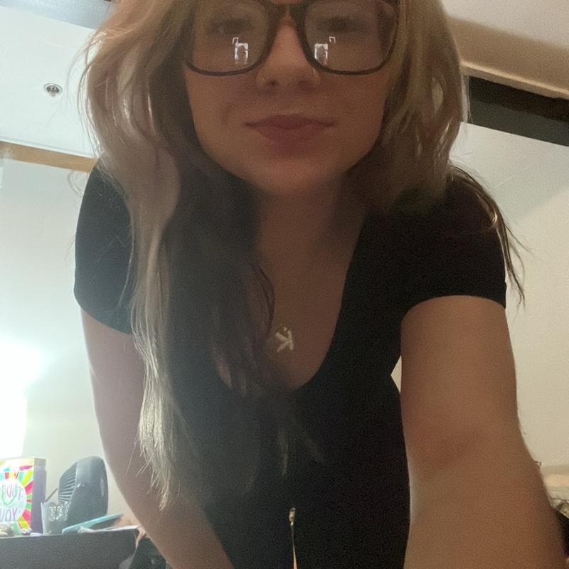 https://images.reputablerooms.com/processed/63221/profile/8e90ab70-a2b7-4d21-9934-0fef3c9a3b24.jpeg