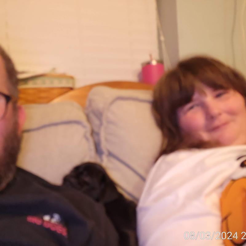 https://images.reputablerooms.com/processed/63322/profile/acf891af-a5be-44f6-9782-2f9385b60faf.jpeg
