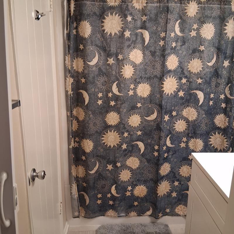 https://images.reputablerooms.com/processed/63435/listing/02ad5491-cd59-4056-95ad-1e2540735939.jpeg