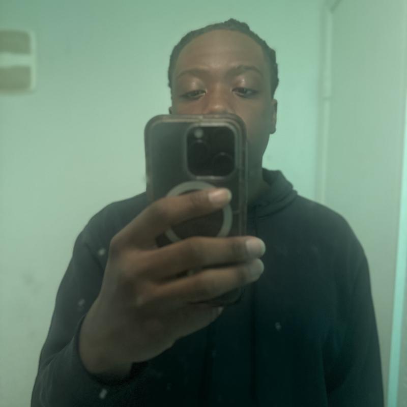 https://images.reputablerooms.com/processed/63550/profile/852b111a-b941-4046-bb4c-8c4b54a1642e.jpeg