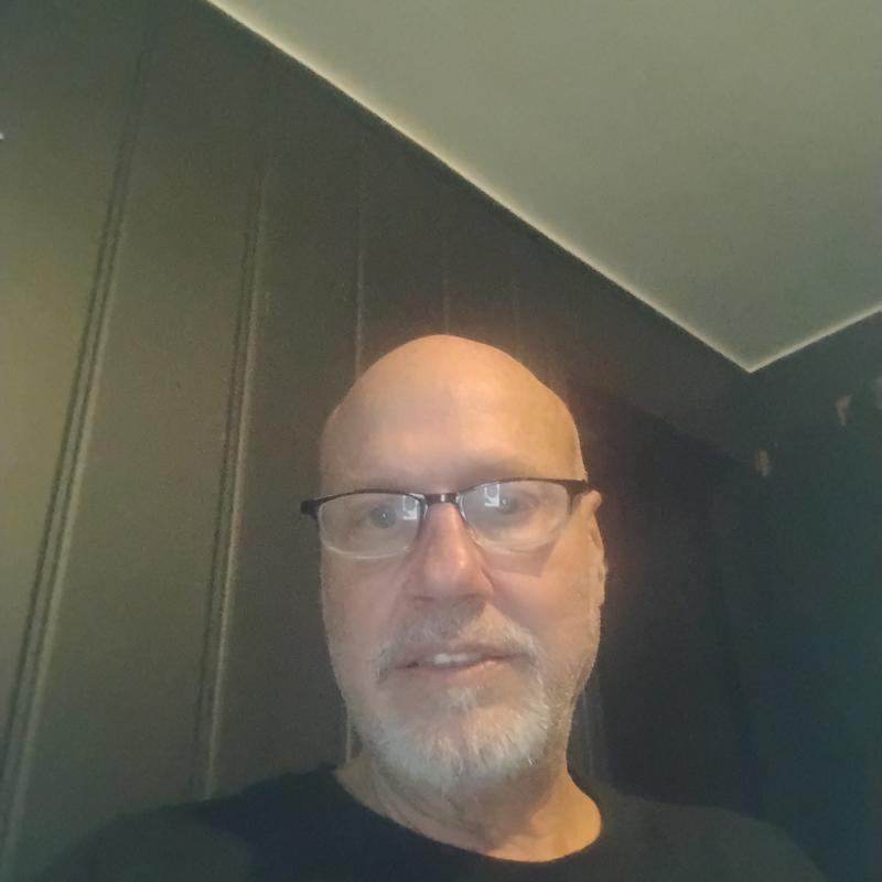 https://images.reputablerooms.com/processed/63670/profile/7fb01b83-b57a-4ca3-93c6-016cf7a968e3.jpeg