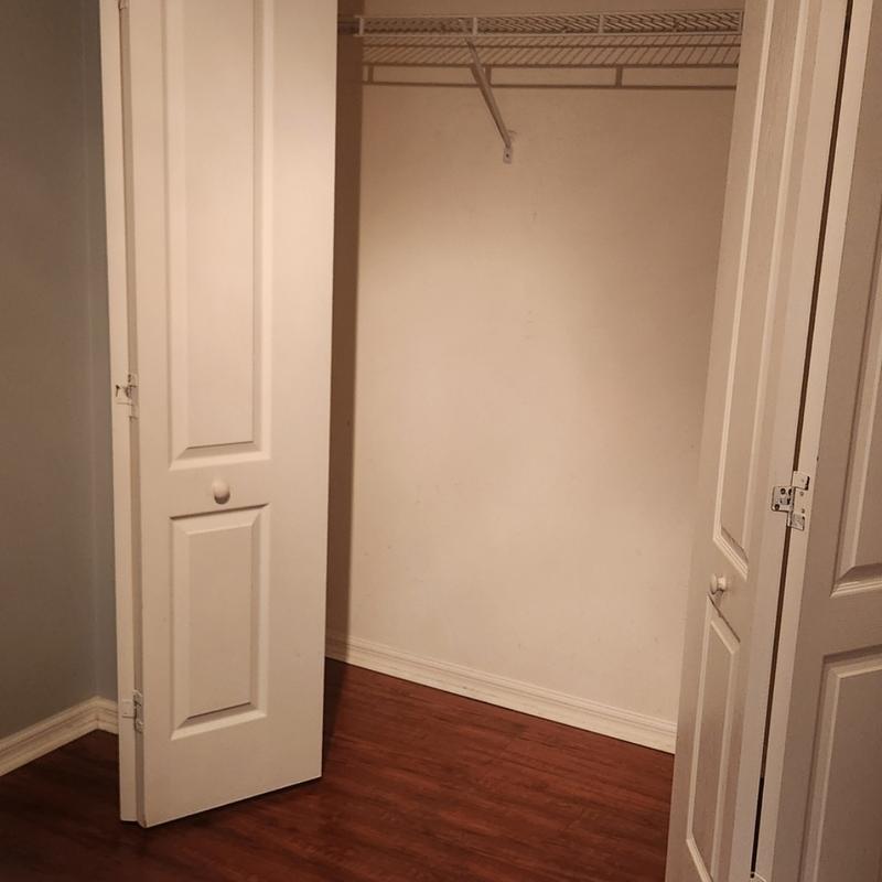 https://images.reputablerooms.com/processed/64179/listing/b6001515-bfa4-4974-9de0-3b5e12aa6154.jpeg