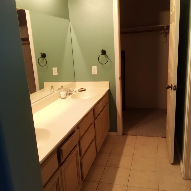 https://images.reputablerooms.com/processed/64181/listing/39f5d210-dd8b-4166-82e1-e6e5ef5135ae.jpeg
