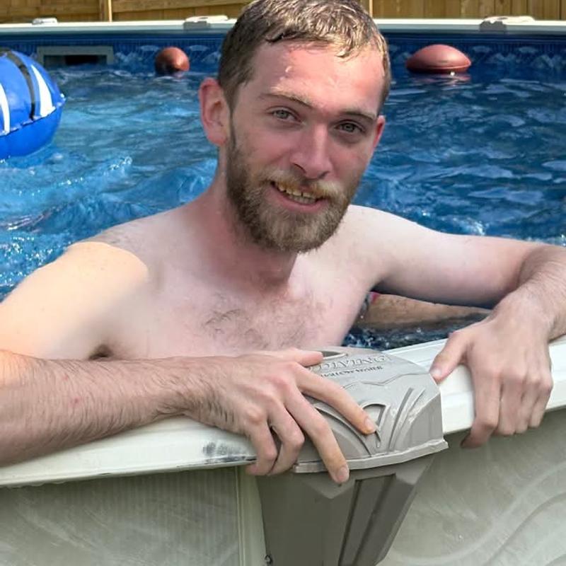 https://images.reputablerooms.com/processed/64420/profile/14fc9fb3-c8f5-4327-8223-ab86218ac0ce.jpeg