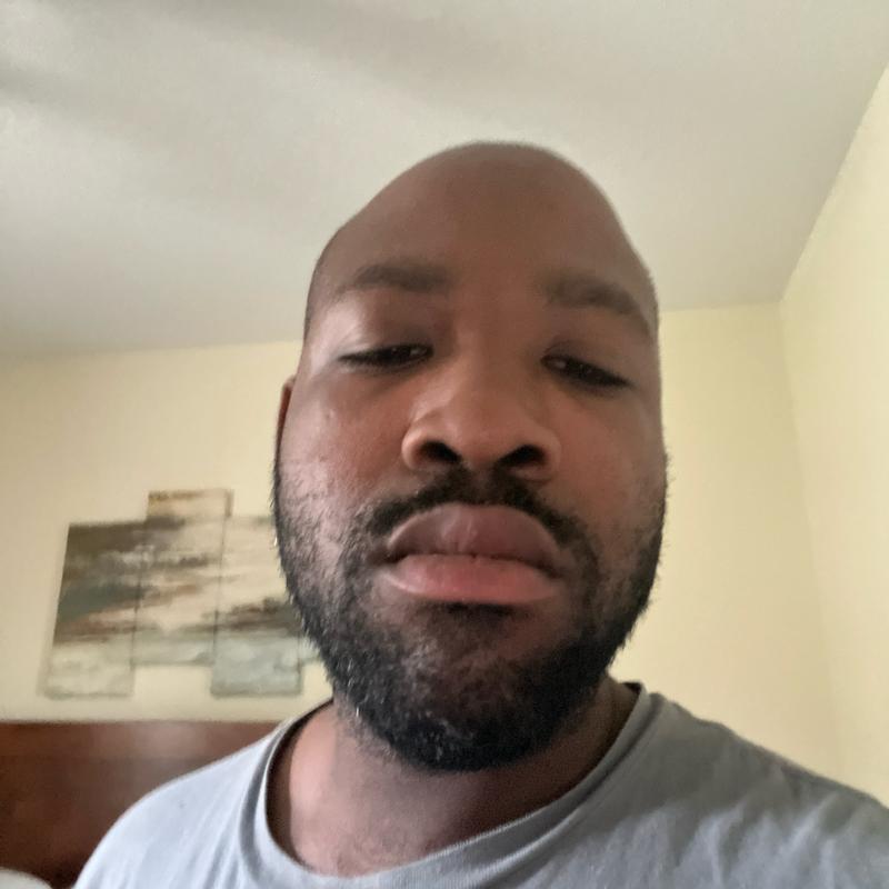 https://images.reputablerooms.com/processed/64424/profile/36585f9e-1dad-4329-82cd-c936b7569efd.jpeg