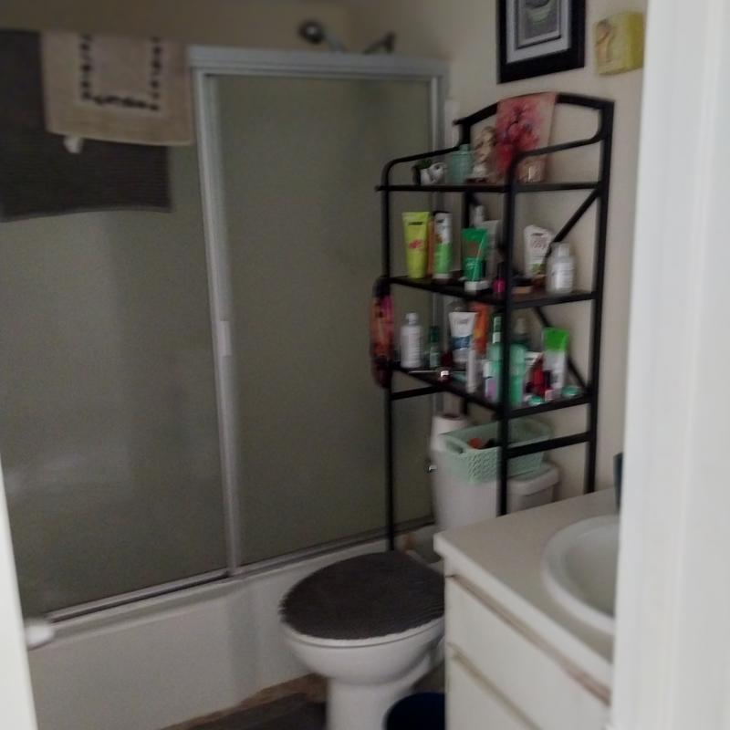 https://images.reputablerooms.com/processed/65269/listing/261fac1f-cbf1-4f46-8deb-b3d65d5a956f.jpeg