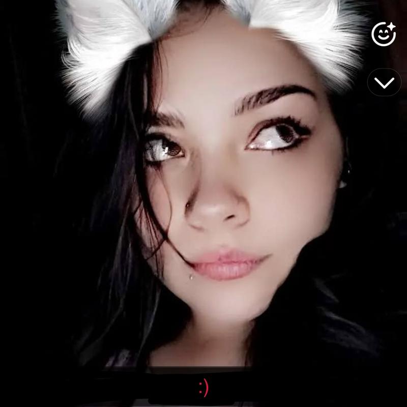 https://images.reputablerooms.com/processed/65321/profile/2c7422c5-2320-4d7a-8d4e-8d2d81314916.jpeg
