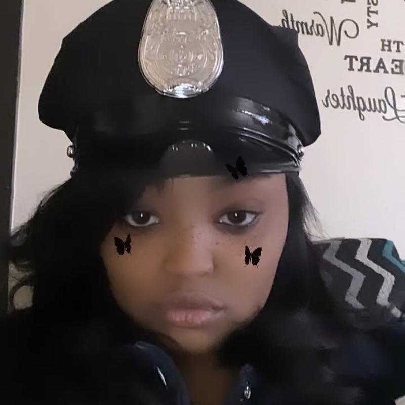 https://images.reputablerooms.com/processed/65587/profile/aeb31f3d-99b2-46a6-acc1-349fff9b3ded.jpeg
