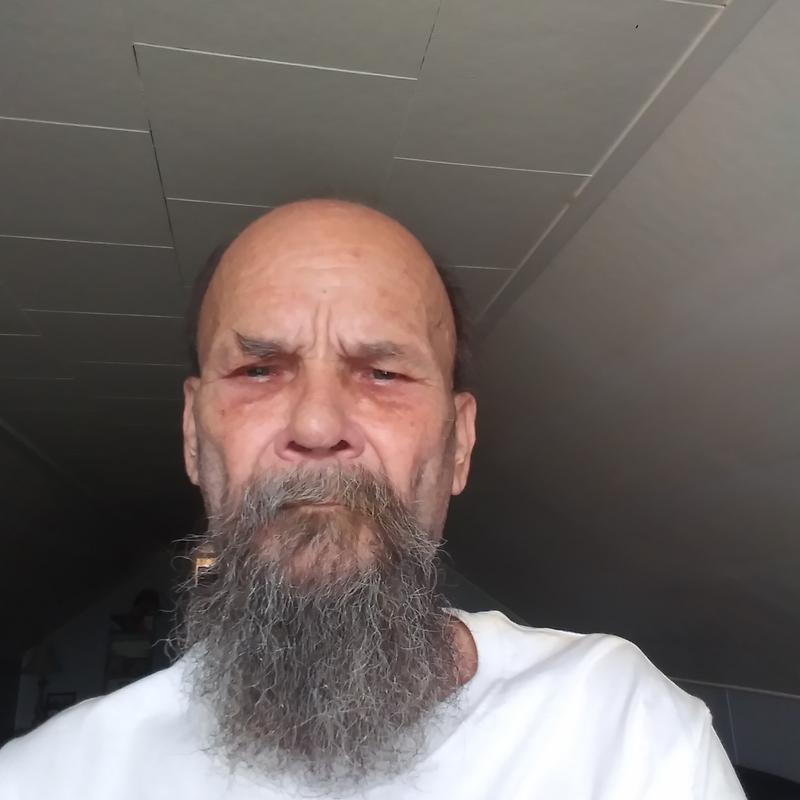 https://images.reputablerooms.com/processed/66112/profile/9a58b61c-eb6c-4bb5-8fd7-65468ccbb482.jpeg