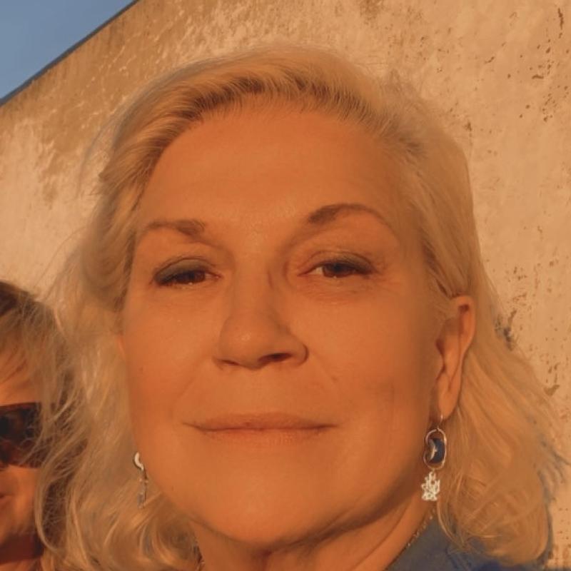 https://images.reputablerooms.com/processed/66154/profile/c678aff6-efbc-4127-a454-2ceb781478e9.jpeg