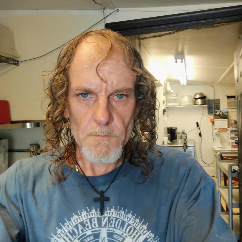 https://images.reputablerooms.com/processed/66603/profile/c50182eb-0747-4c10-8c4c-32870050c054.jpeg
