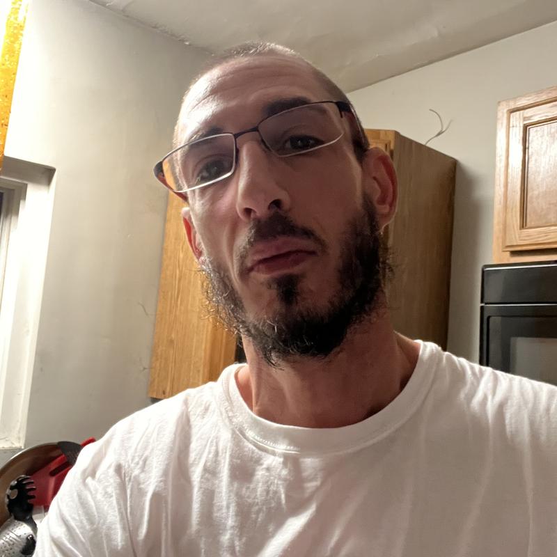 https://images.reputablerooms.com/processed/66922/profile/764b5fc8-7d57-430b-bb9e-0748c20e8de7.jpeg