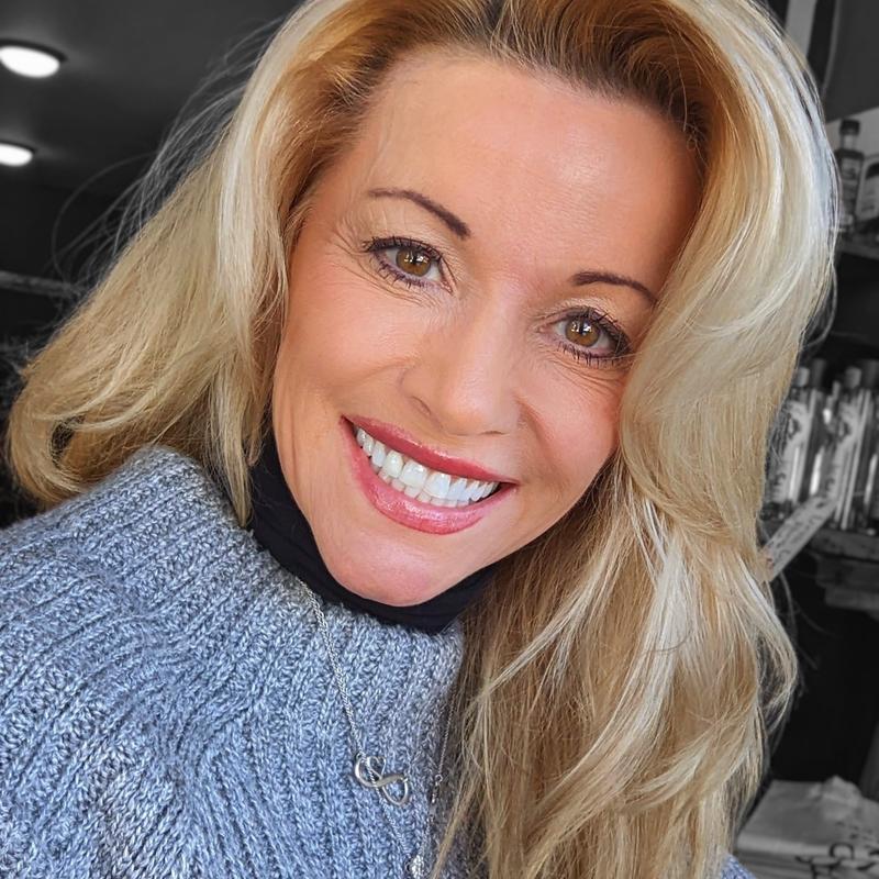 Profile image for Suzanne T
