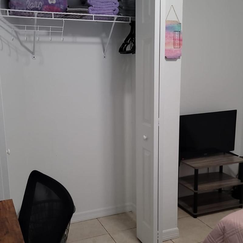 https://images.reputablerooms.com/processed/67047/profile/722685df-2a31-4dca-bc13-cf3f5eabeb13.jpeg