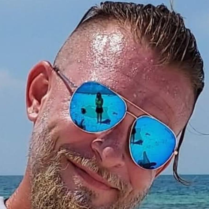 https://images.reputablerooms.com/processed/67107/profile/45f65775-d8b0-4404-92d2-fbc5a4cc0993.jpeg