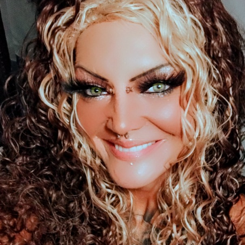 https://images.reputablerooms.com/processed/67436/profile/b543d17f-4fdd-4650-865f-864dd44bd0f3.png