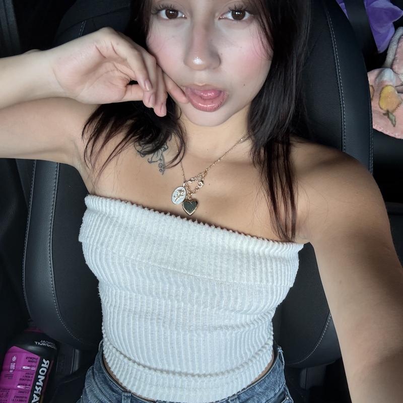 https://images.reputablerooms.com/processed/67661/profile/f747de87-c0b2-4f30-9a7a-993849159f35.jpeg