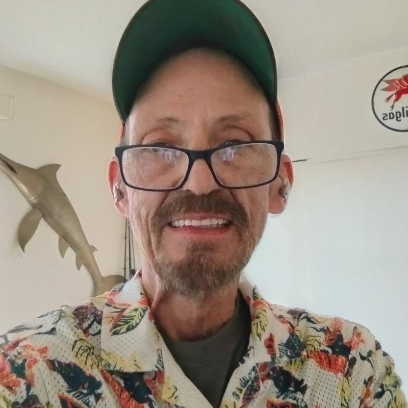 https://images.reputablerooms.com/processed/67692/profile/70475f9c-05f7-42a3-af98-ee1a00376470.jpeg