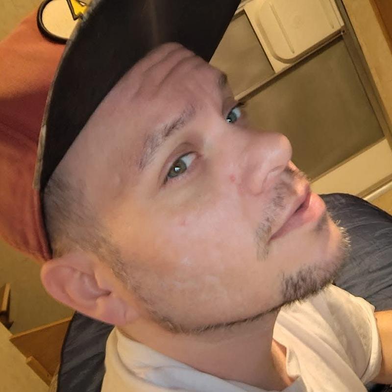 https://images.reputablerooms.com/processed/67804/profile/38187056-846d-4694-9475-268be9925179.jpeg