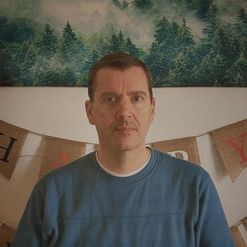 https://images.reputablerooms.com/processed/68301/profile/a2b4880e-672e-4402-87da-c014d32a10c8.jpeg