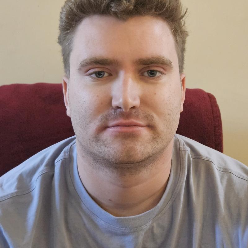 https://images.reputablerooms.com/processed/68359/profile/21e464d7-957c-4f73-83d5-f6b63c3eed69.jpeg