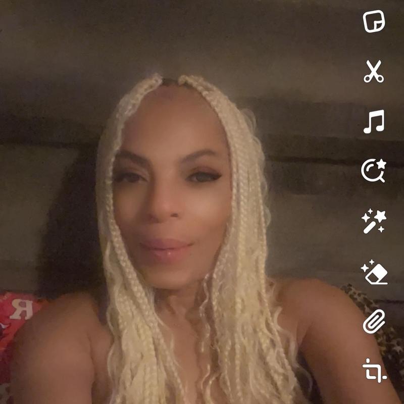 https://images.reputablerooms.com/processed/68368/profile/cbb8145d-b814-4fbe-857d-8aa9a1248e81.jpeg