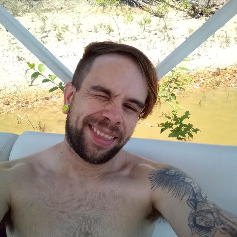 https://images.reputablerooms.com/processed/68388/profile/c0247a16-7ef2-423e-abfe-bac5ea34a0fa.jpeg