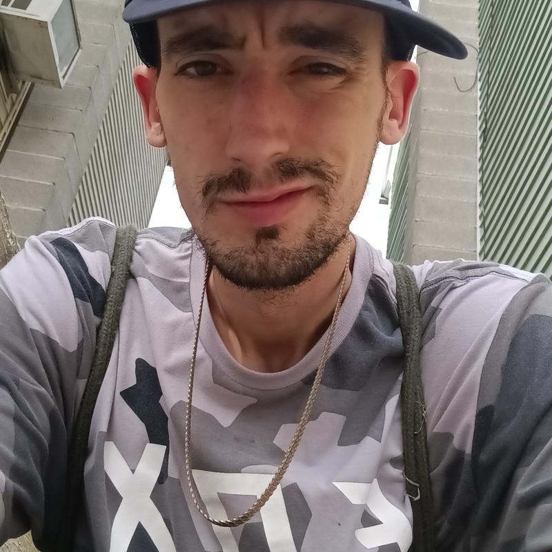 https://images.reputablerooms.com/processed/68549/profile/92950d25-4d31-4857-afb8-68224d162b55.jpeg