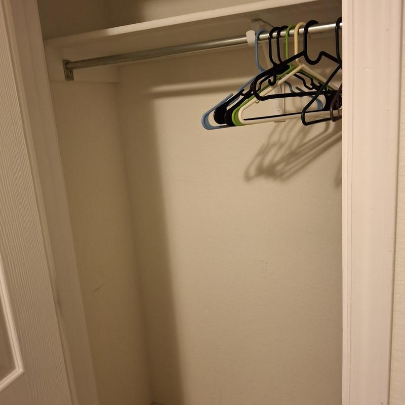 https://images.reputablerooms.com/processed/68639/listing/2d15c3fc-b837-4645-a76f-678823271347.jpeg