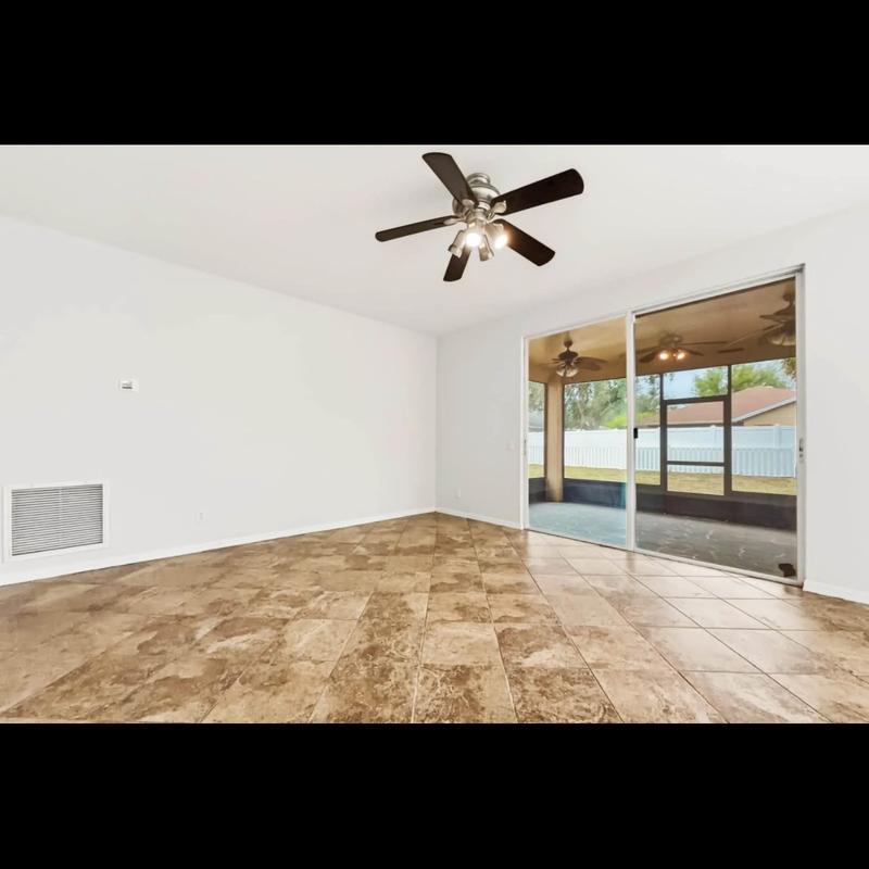 Listing photo 4 of 6