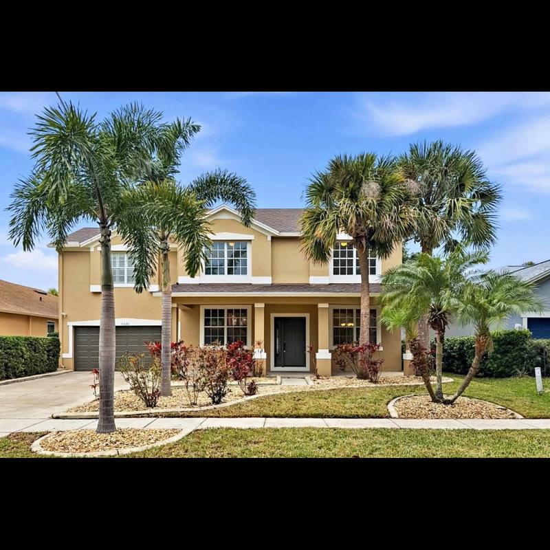 Listing photo 2 of 6