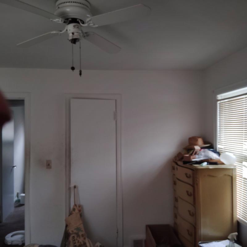 https://images.reputablerooms.com/processed/69574/listing/0414c046-4dec-4681-a10d-9ec6cef179d2.jpeg