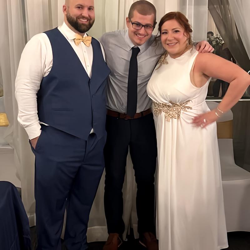 https://images.reputablerooms.com/processed/70582/profile/d53c7336-b64d-4996-a844-91a56dda3f70.jpeg