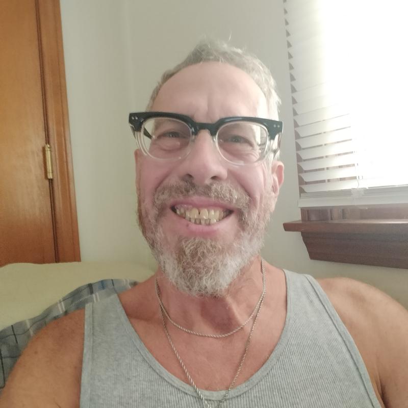 https://images.reputablerooms.com/processed/70940/profile/84a0523f-32af-4581-9d54-61f08454de89.jpeg
