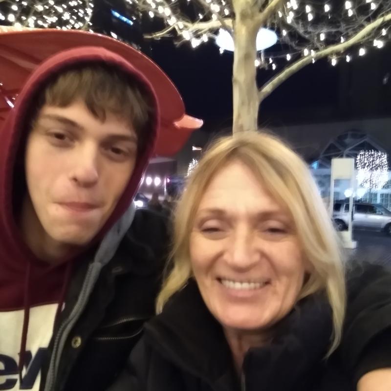 https://images.reputablerooms.com/processed/71219/profile/c3e05440-63fa-4d4b-9a1b-0decbfab2cd3.jpeg