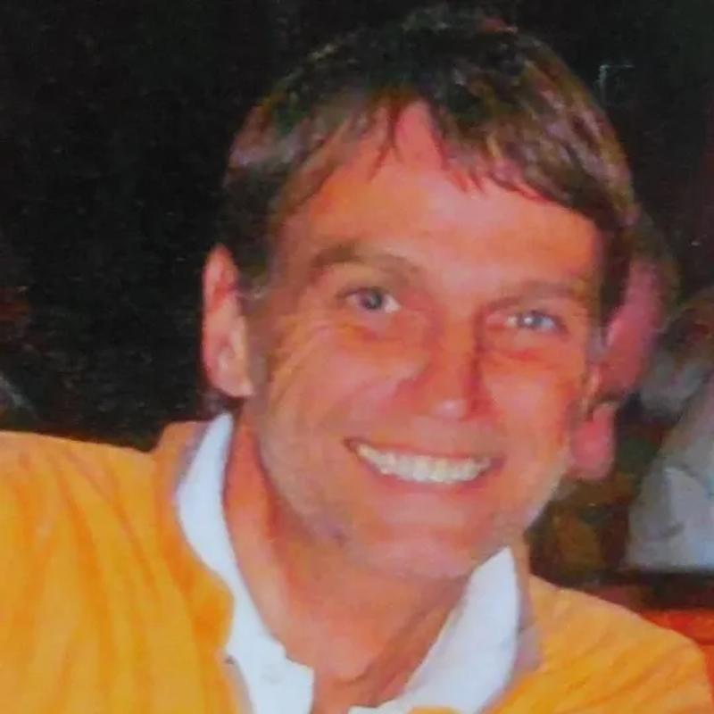 Profile image for Paul  W