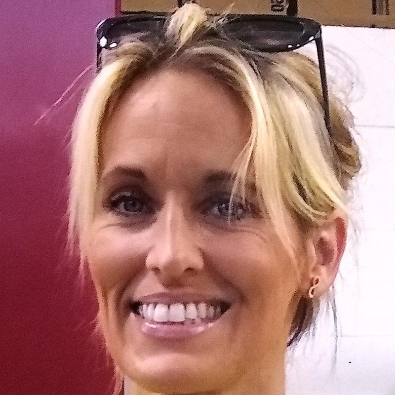https://images.reputablerooms.com/processed/71473/profile/8fa39f59-fc7c-4c83-bd6f-146ba7708b80.jpeg