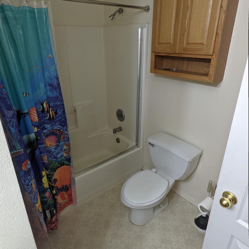 https://images.reputablerooms.com/processed/71541/listing/a2d4ce44-5fc7-4450-a599-f121605a1aa7.jpeg
