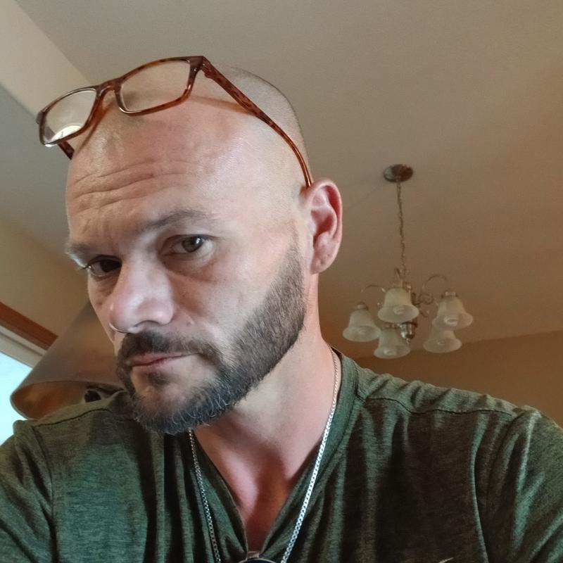 https://images.reputablerooms.com/processed/71802/profile/880749b5-2f07-47eb-a077-5628db413b0e.jpeg