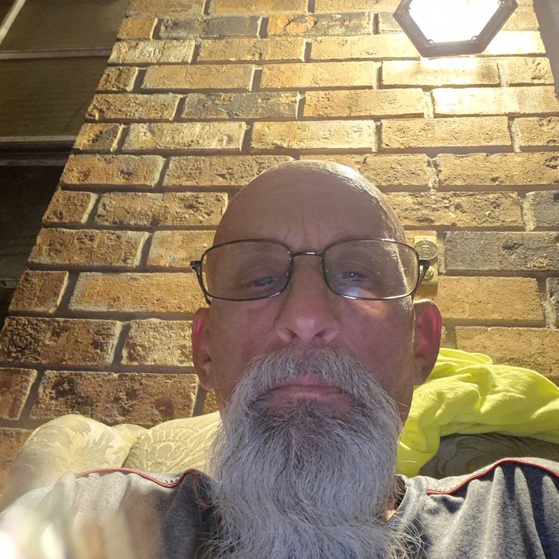 https://images.reputablerooms.com/processed/71909/profile/c5786533-9c8c-4db9-8927-e8b35e8d45d7.jpeg