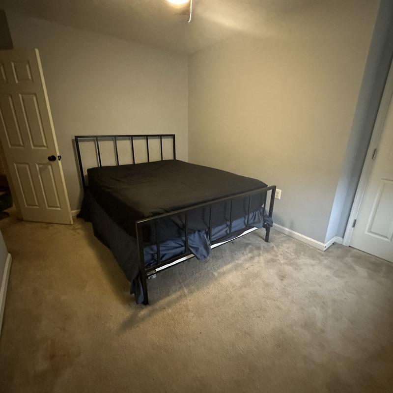 https://images.reputablerooms.com/processed/72224/listing/63b274c3-fdab-46c7-9077-2fa9a0dad6d2.jpeg